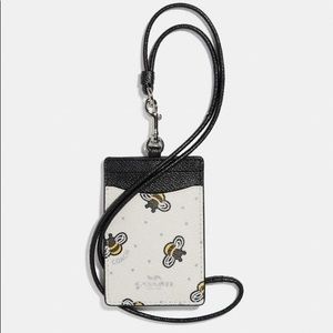 ✨BNWT Coach Id Lanyard With Bee Print✨🐝